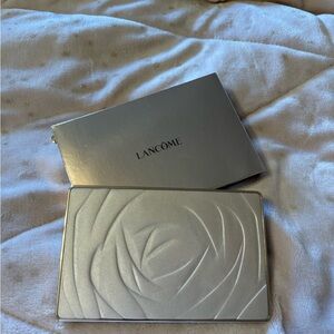 NEW Lancôme Holiday edition 2024 Silver Rose Embossed Eyeshadow Palette in box